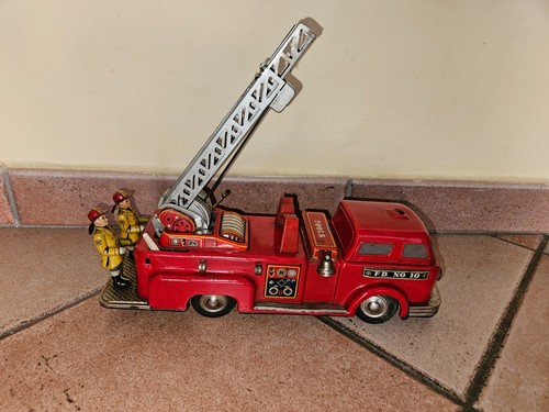 Camion dei pompieri giocattolo